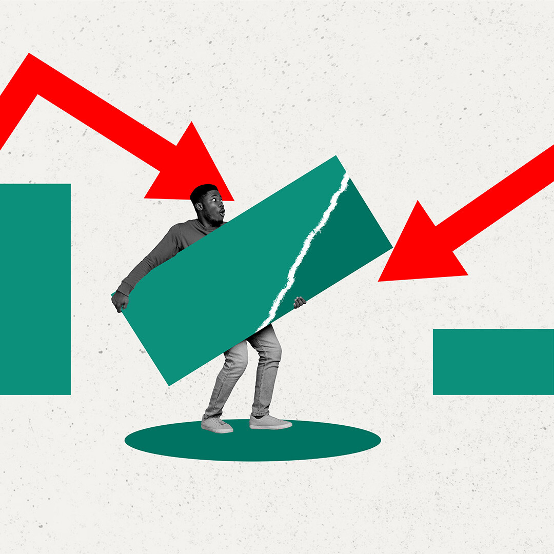 Man carrying a broken green bar while red downward arrows indicate declining performance, representing a failing ad strategy.